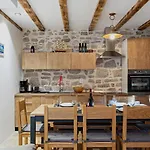Cozy In With Kitchen Holiday home *