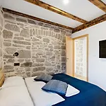 Cozy In With Kitchen Holiday home