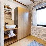 Cozy In With Kitchen Kaprije