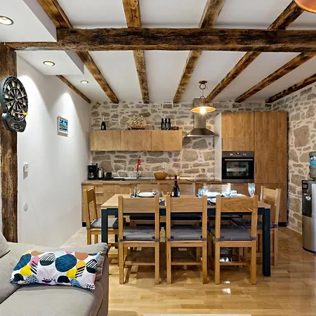 Cozy In With Kitchen 度假居