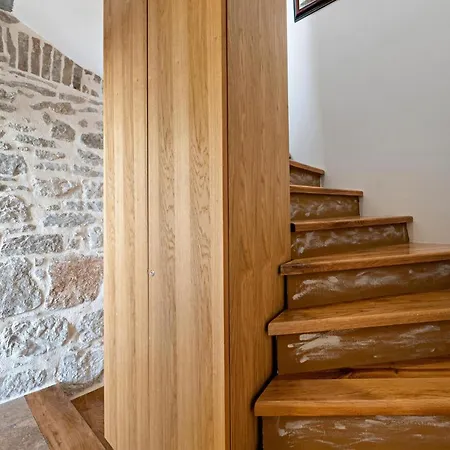 Cozy In With Kitchen * 카프리예